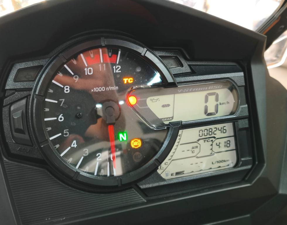 SUZUKI V-Strom DL 650 - Foto