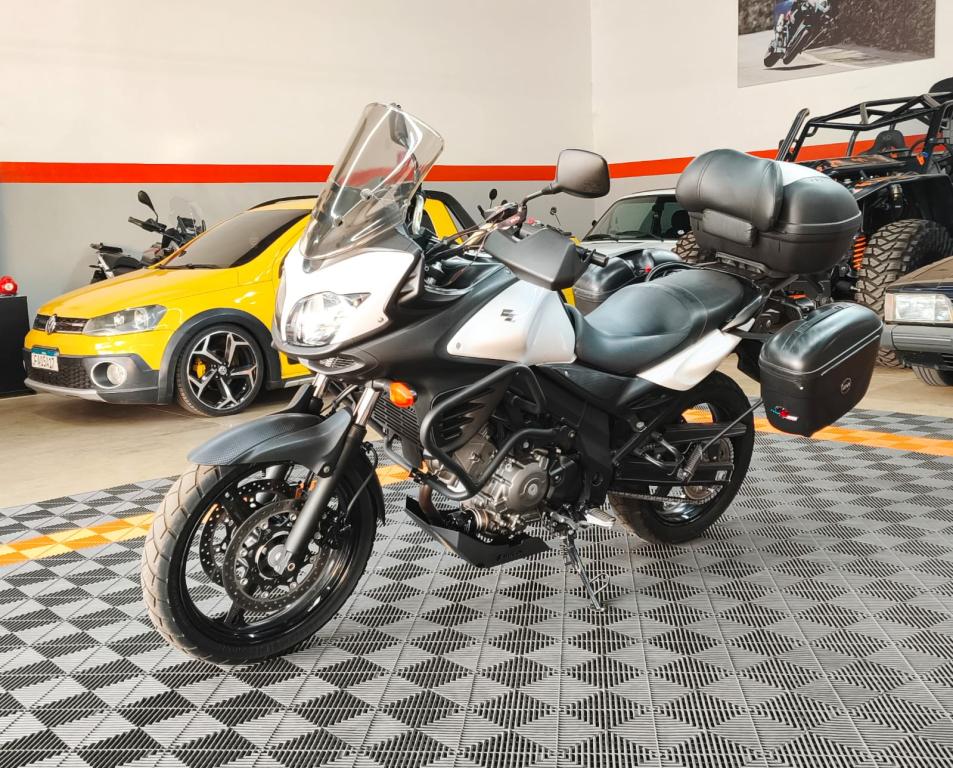 SUZUKI V-Strom DL 650 - Foto