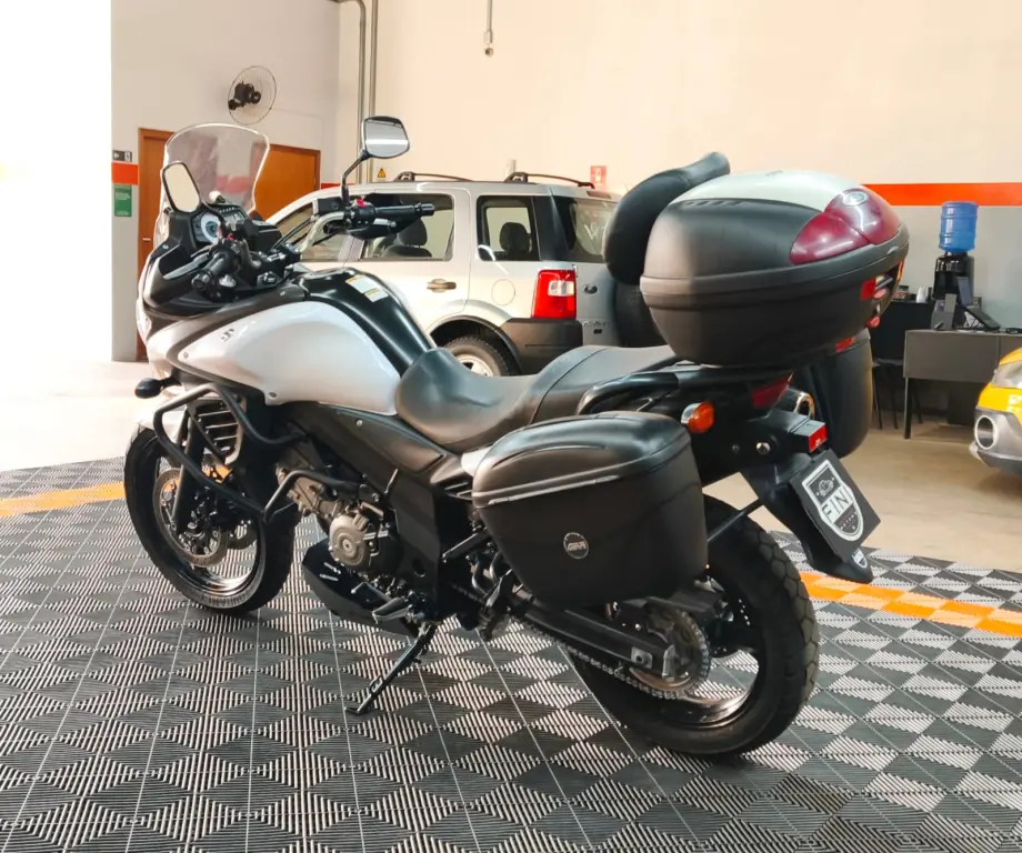 SUZUKI V-Strom DL 650 - Foto