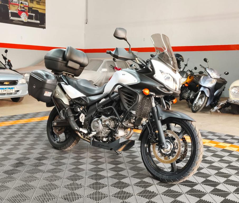 SUZUKI V-Strom DL 650 - Foto