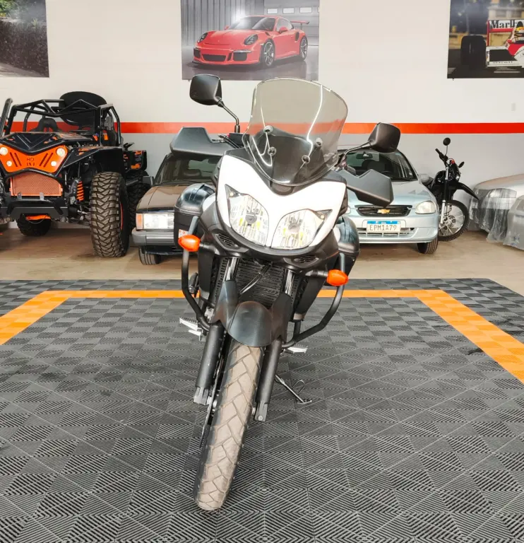 SUZUKI V-Strom DL 650 - Foto