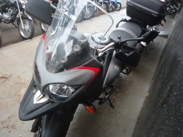 SUZUKI V-Strom DL 650 - Foto