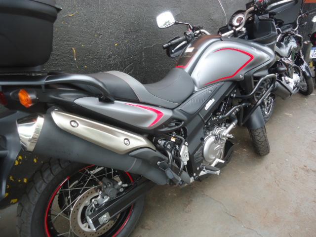 SUZUKI V-Strom DL 650 - Foto