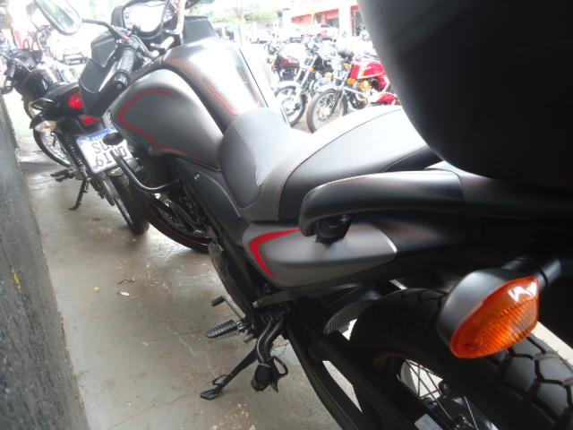 SUZUKI V-Strom DL 650 - Foto