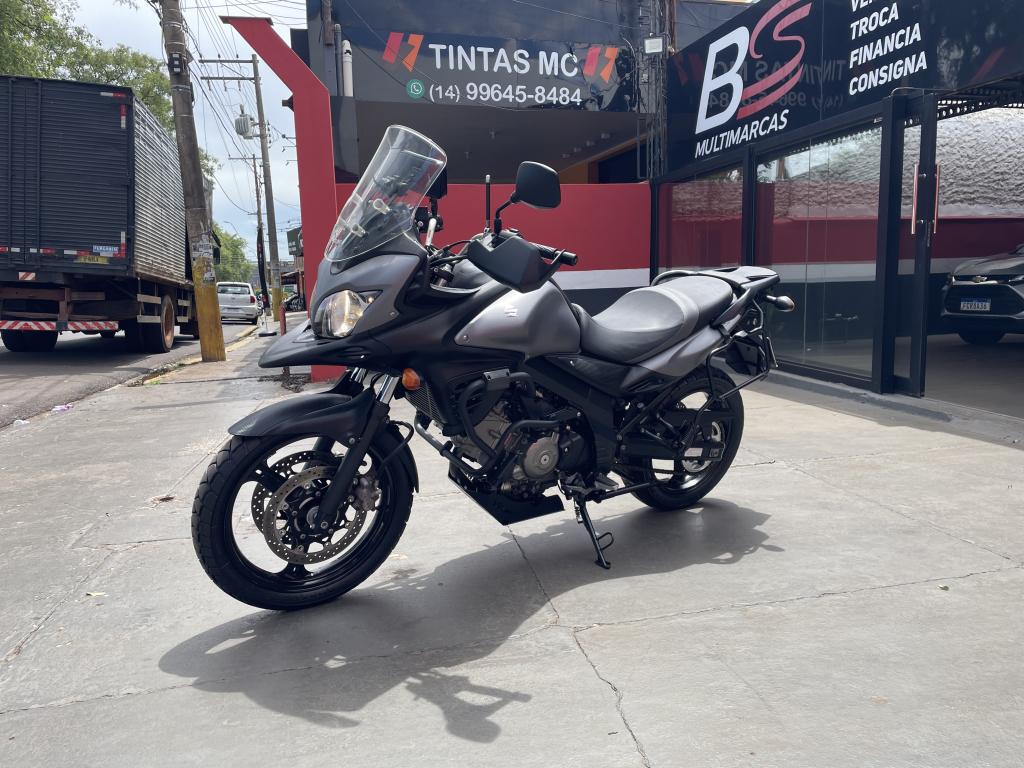 SUZUKI V-Strom DL 650 - Foto