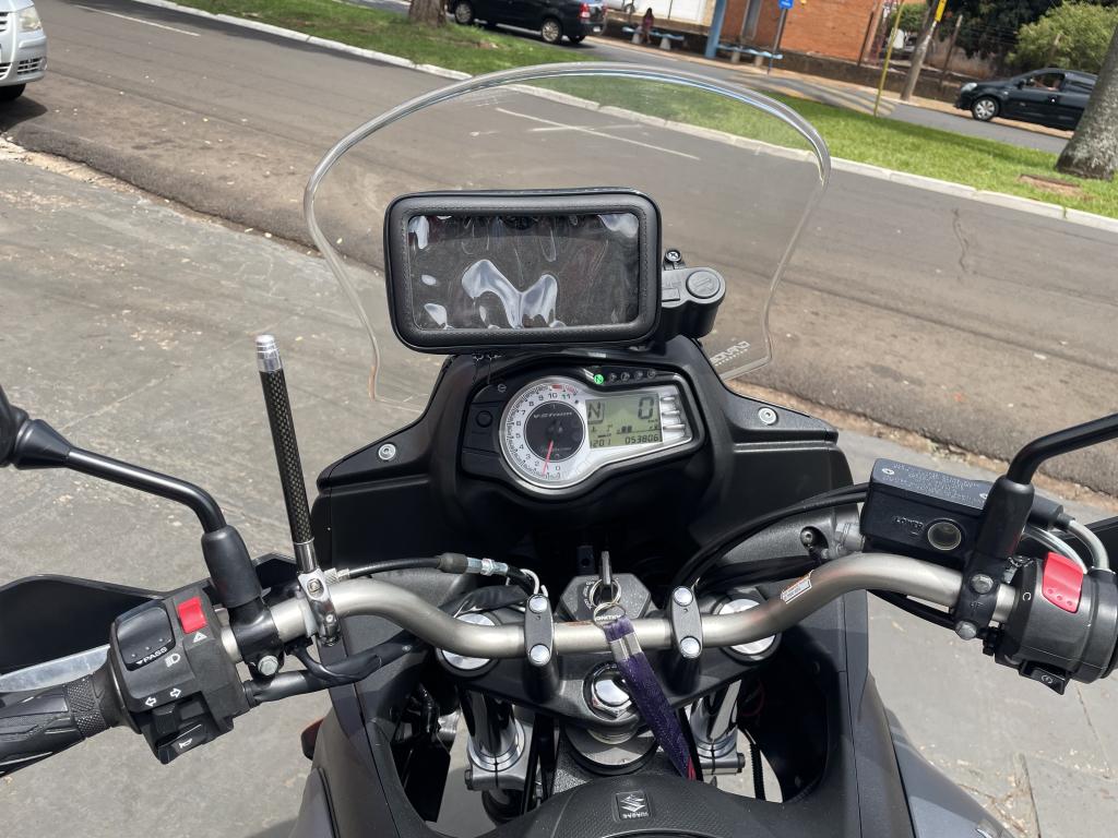 SUZUKI V-Strom DL 650 - Foto