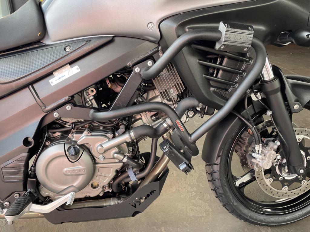 SUZUKI V-Strom DL 650 - Foto