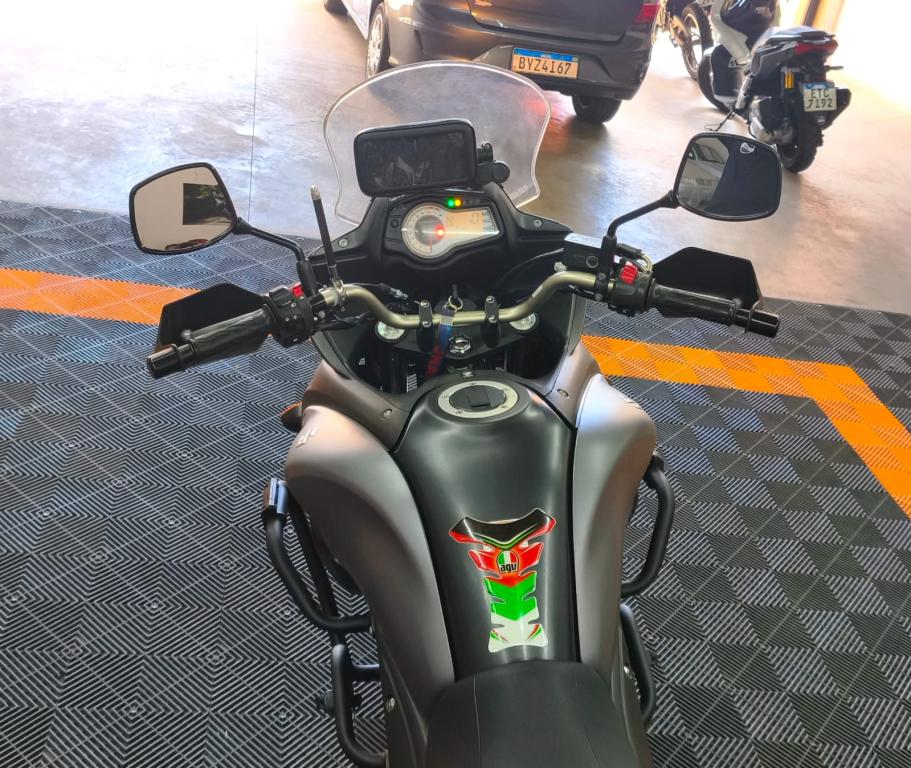 SUZUKI V-Strom DL 650 - Foto