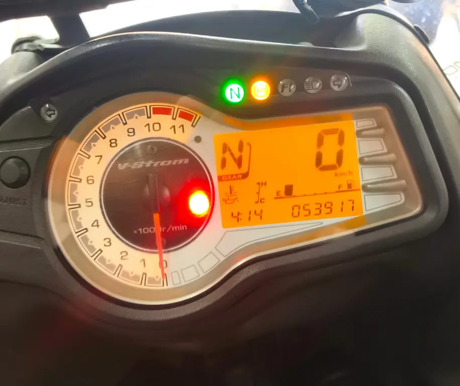 SUZUKI V-Strom DL 650 - Foto