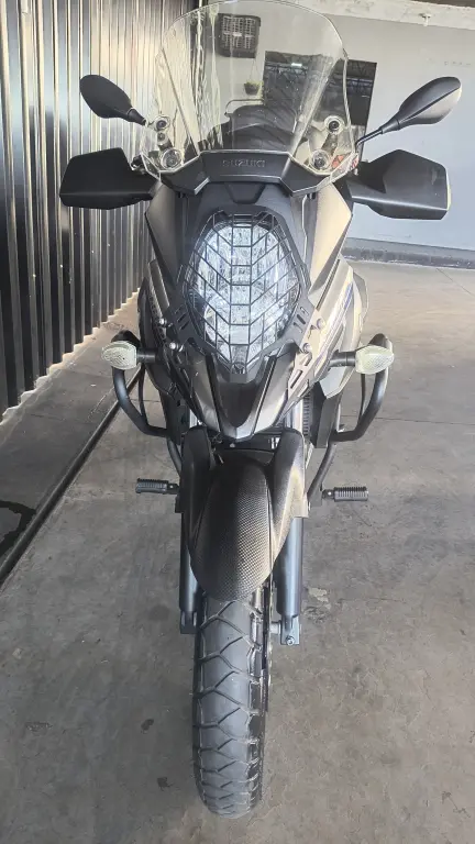 SUZUKI V-Strom DL 650 - Foto