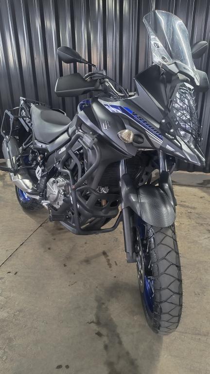 SUZUKI V-Strom DL 650 - Foto