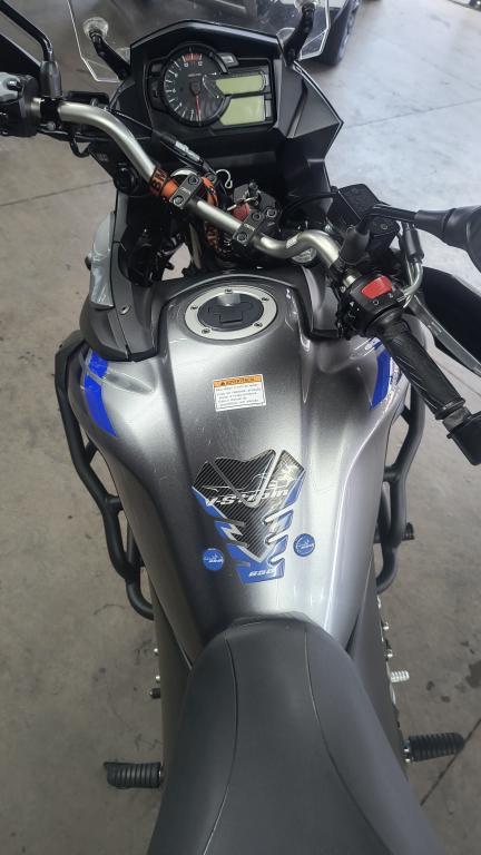 SUZUKI V-Strom DL 650 - Foto