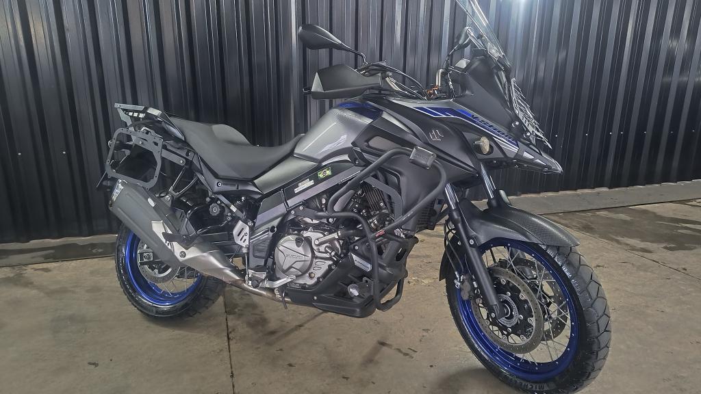 SUZUKI V-Strom DL 650 - Foto