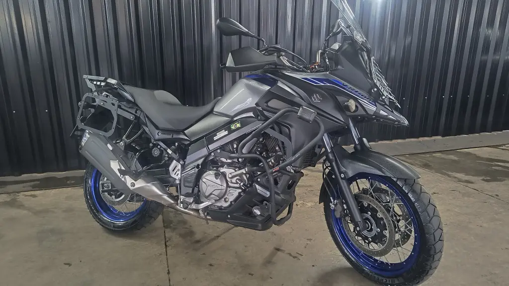 SUZUKI V-Strom DL 650 - Foto