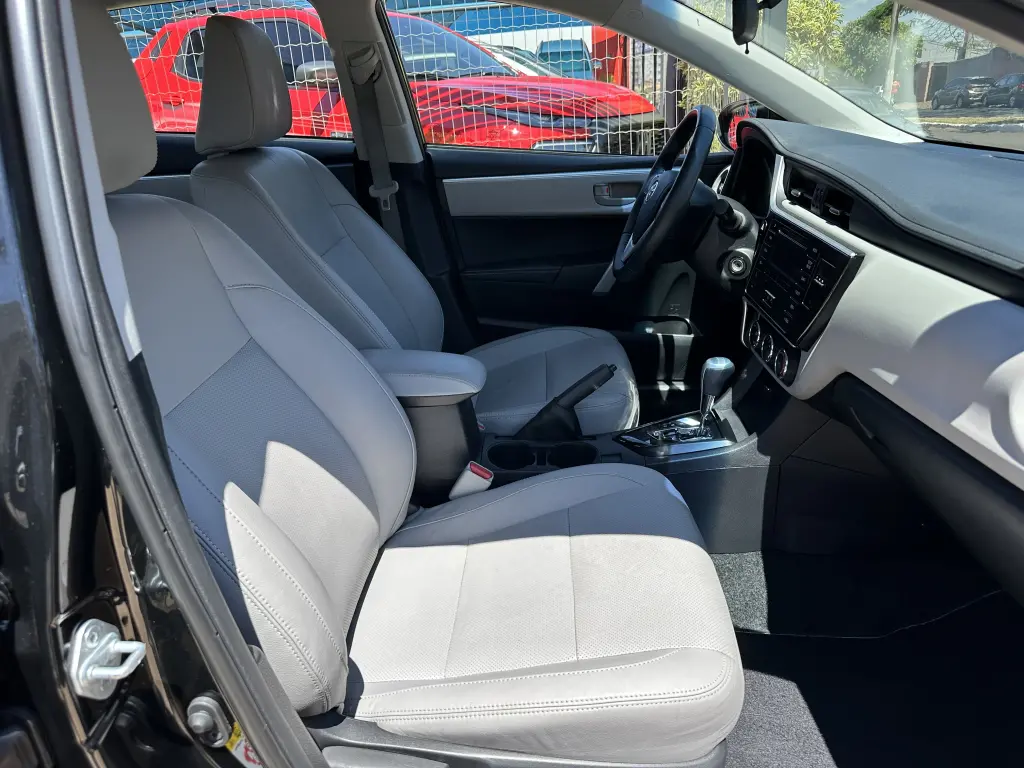 TOYOTA Corolla - Foto