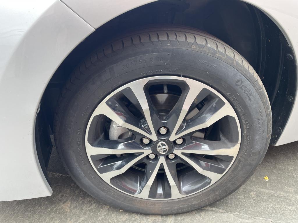 TOYOTA Corolla - Foto