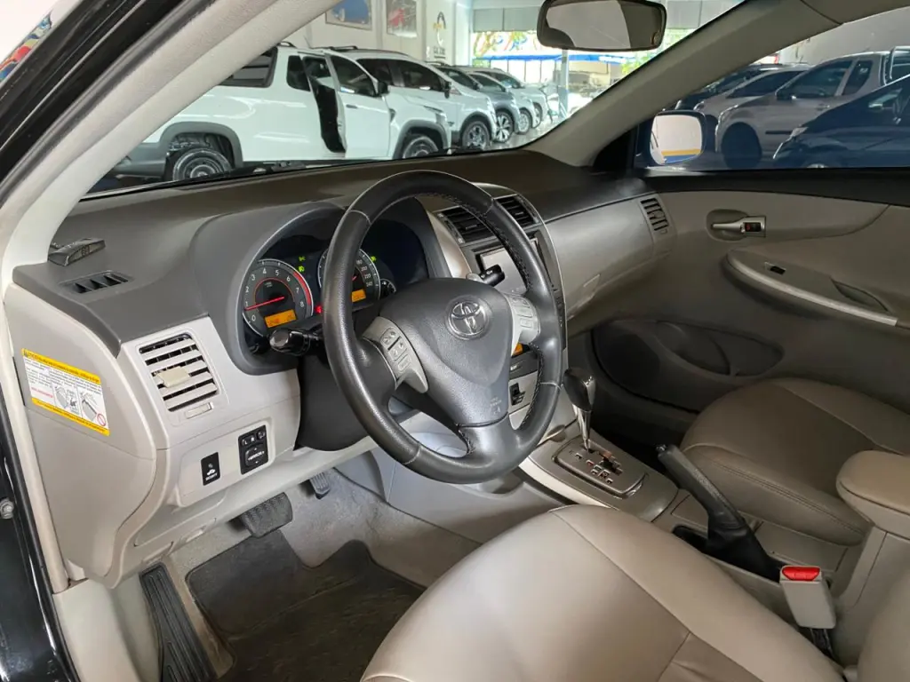 TOYOTA Corolla - Foto