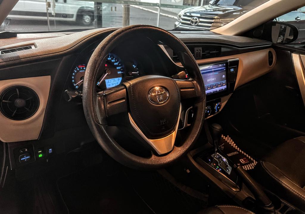 TOYOTA Corolla - Foto