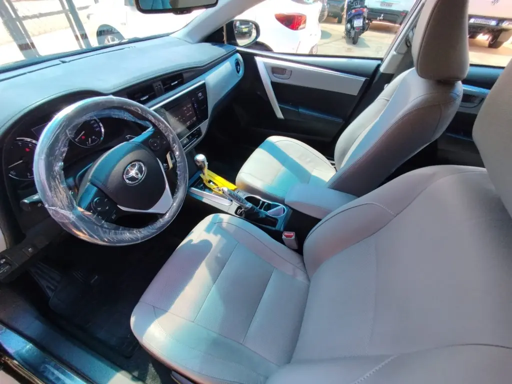 TOYOTA Corolla - Foto