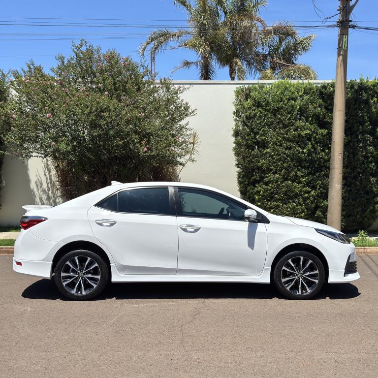 TOYOTA Corolla - Foto