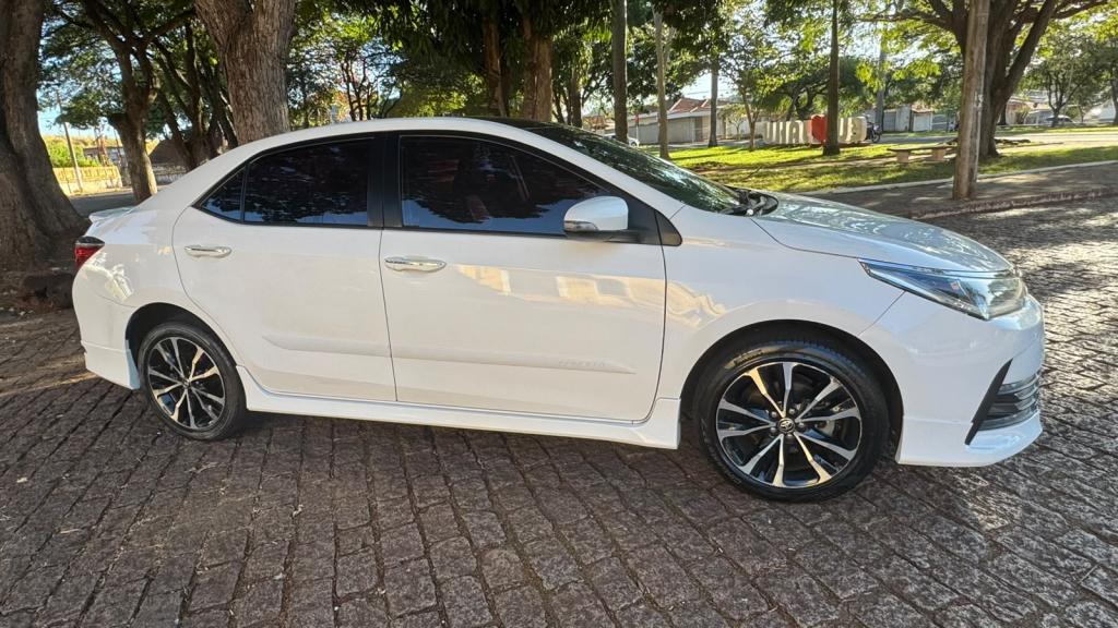 TOYOTA Corolla - Foto