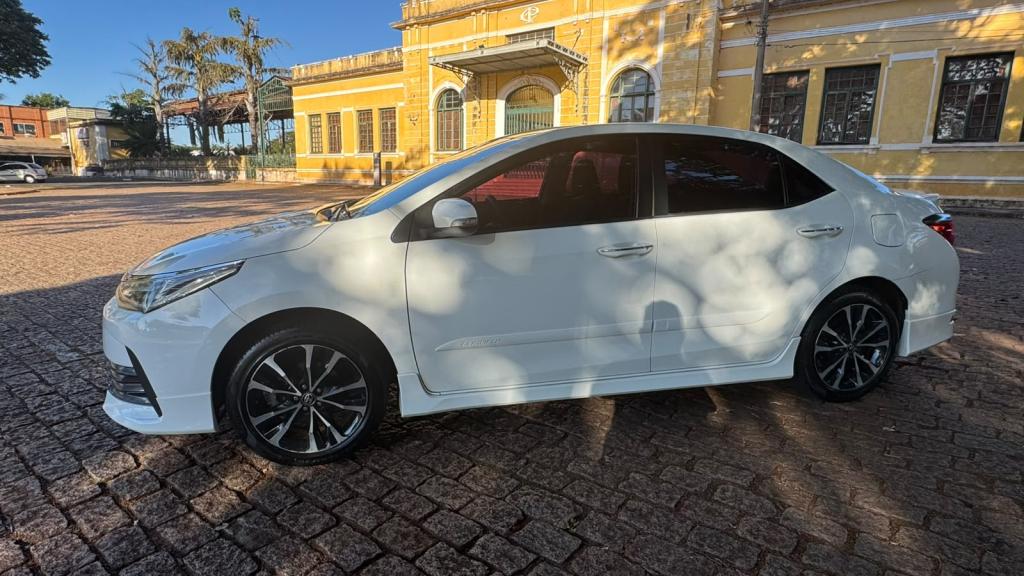 TOYOTA Corolla - Foto