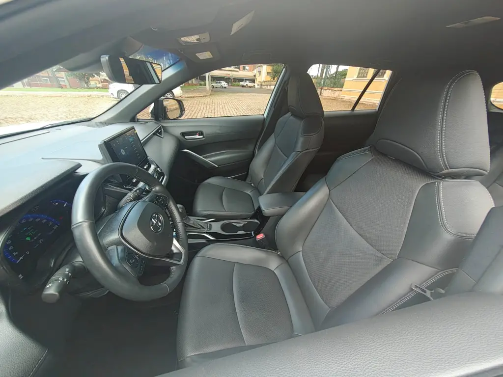 TOYOTA Corolla Cross - Foto
