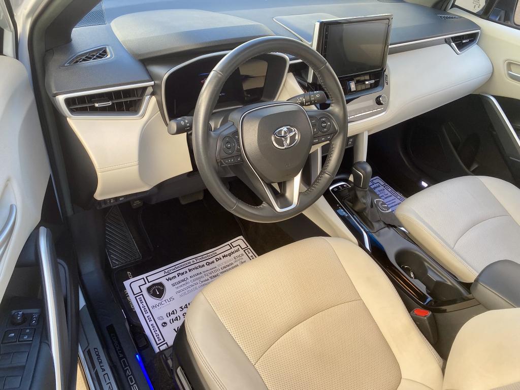 TOYOTA Corolla Cross - Foto