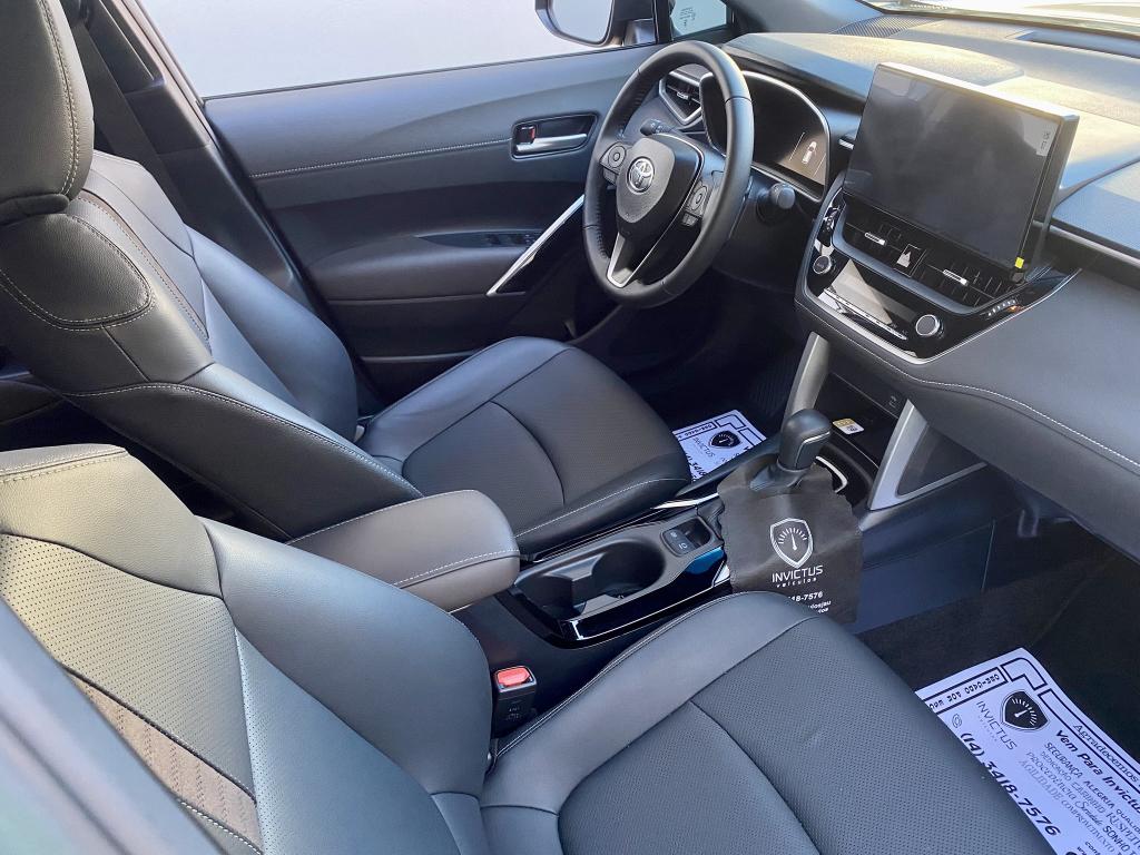 TOYOTA Corolla Cross - Foto