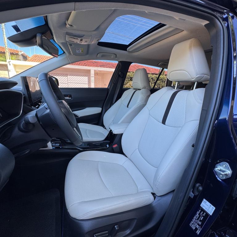 TOYOTA Corolla Cross - Foto