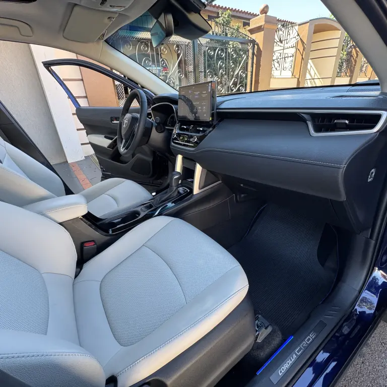 TOYOTA Corolla Cross - Foto