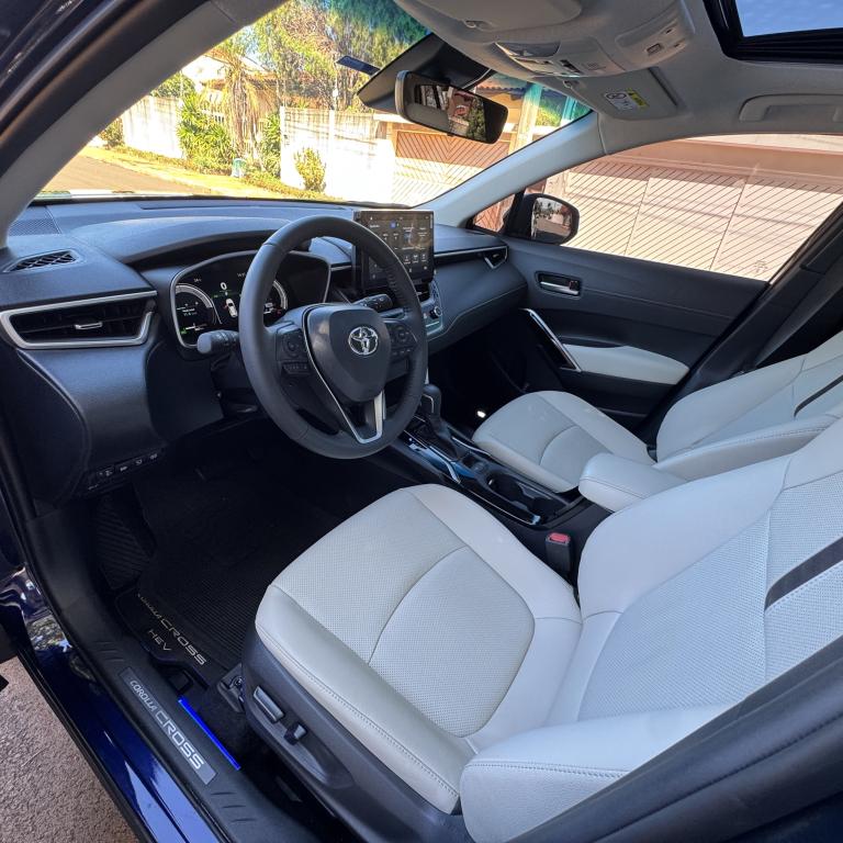 TOYOTA Corolla Cross - Foto