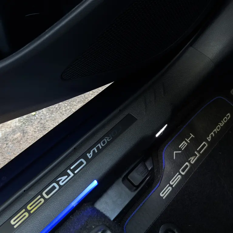 TOYOTA Corolla Cross - Foto