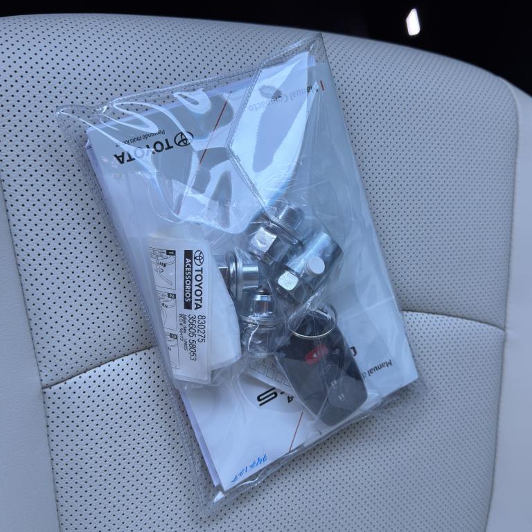 TOYOTA Corolla Cross - Foto