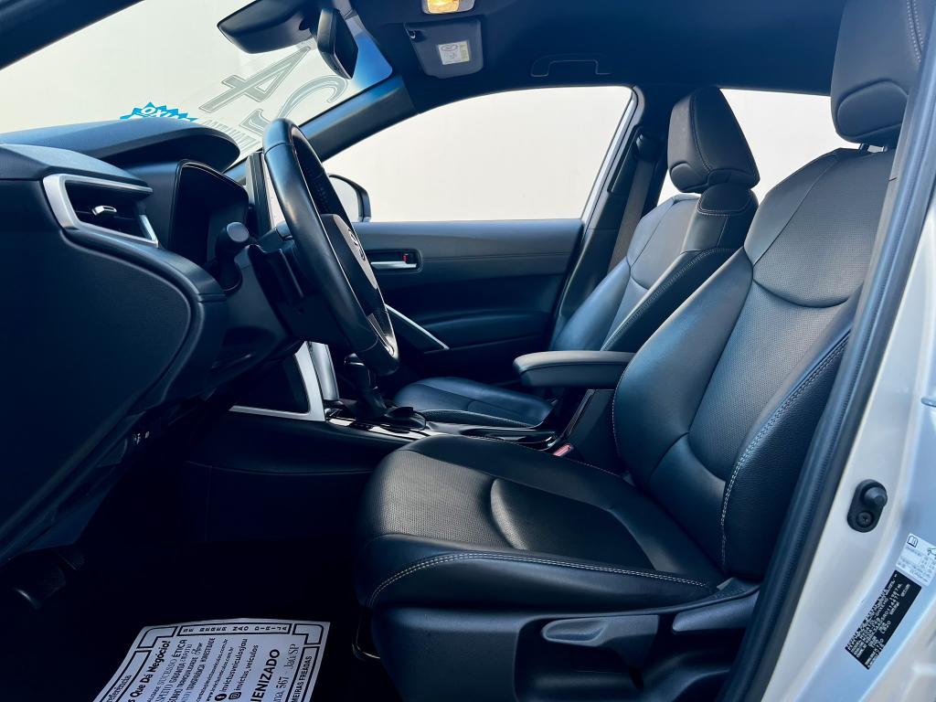 TOYOTA Corolla Cross - Foto