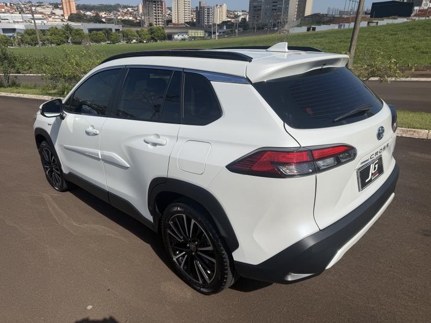 TOYOTA Corolla Cross - Foto