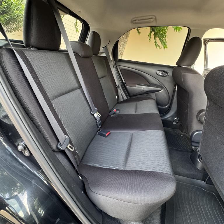 TOYOTA Etios Hatch - Foto