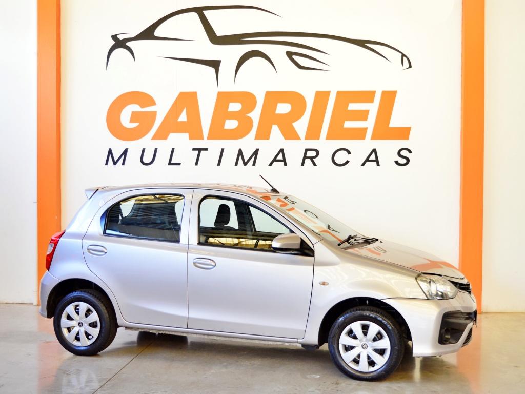 TOYOTA Etios Hatch - Foto