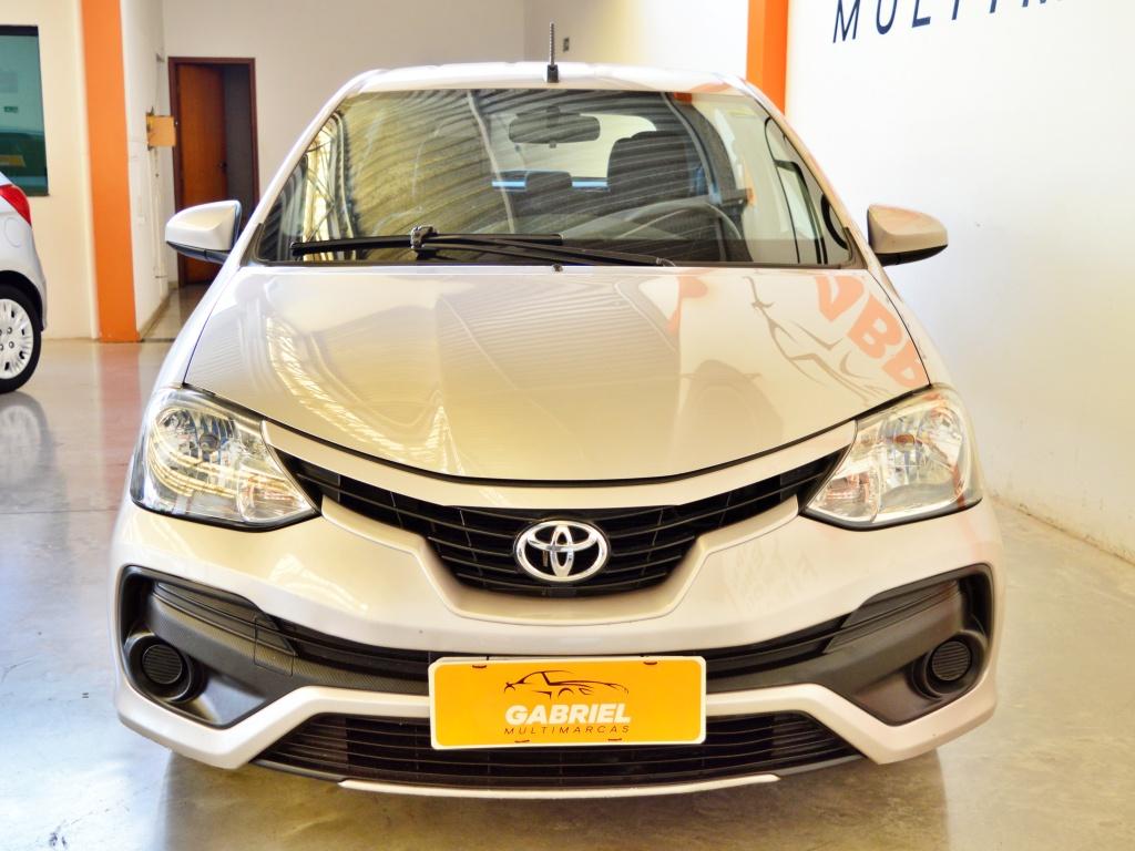 TOYOTA Etios Hatch - Foto