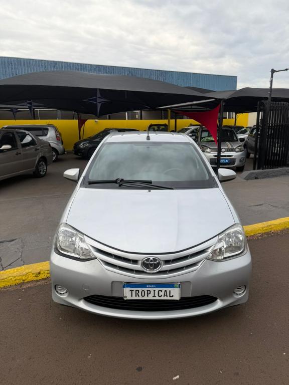 TOYOTA Etios Sedan - Foto