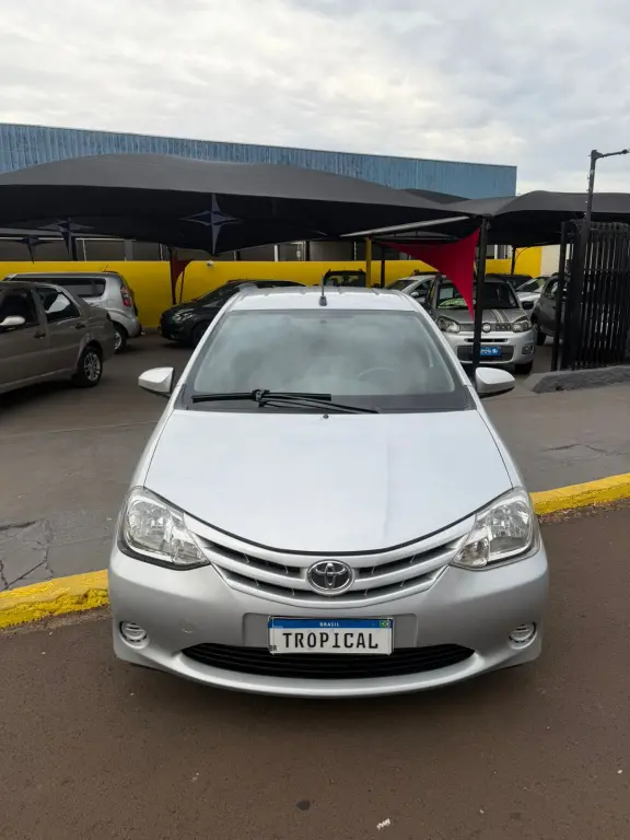 TOYOTA Etios Sedan - Foto
