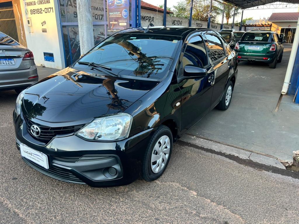 TOYOTA Etios Sedan - Foto