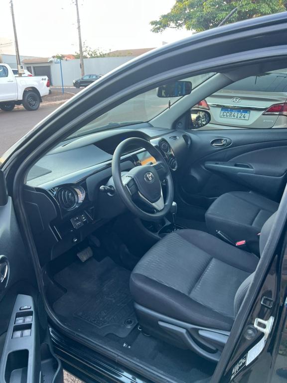 TOYOTA Etios Sedan - Foto