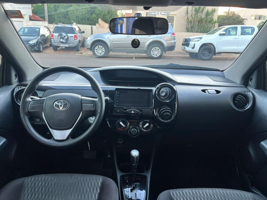 TOYOTA Etios Sedan - Foto