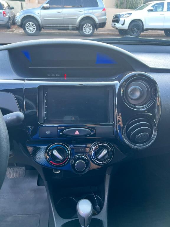 TOYOTA Etios Sedan - Foto