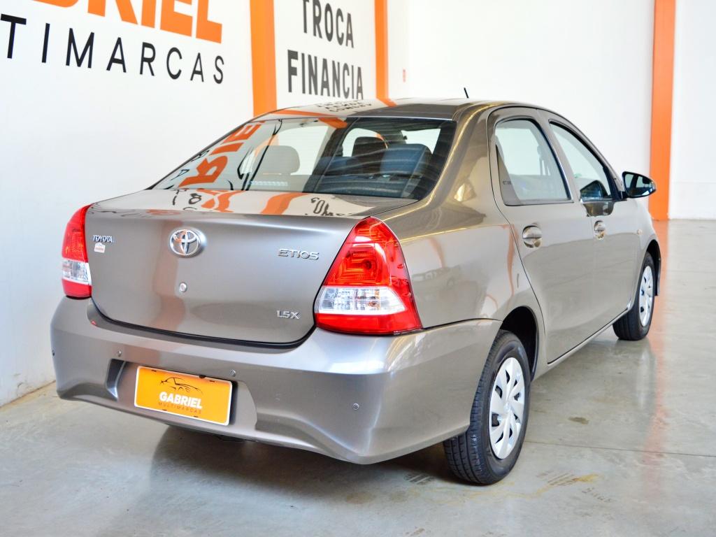 TOYOTA Etios Sedan - Foto