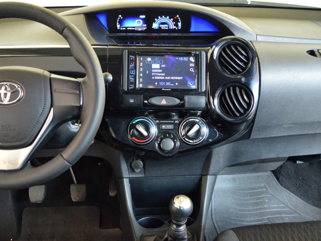 TOYOTA Etios Sedan - Foto