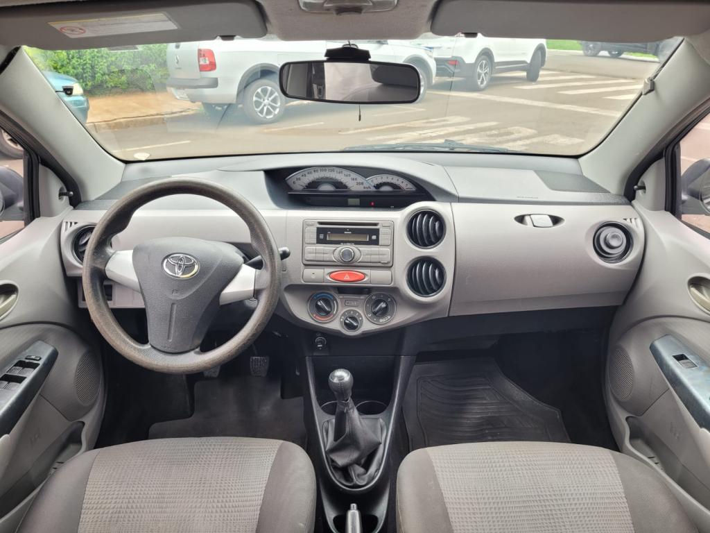 TOYOTA Etios Sedan - Foto