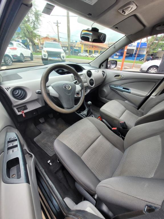 TOYOTA Etios Sedan - Foto