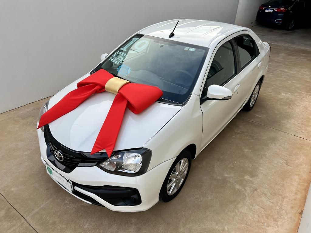 TOYOTA Etios Sedan - Foto